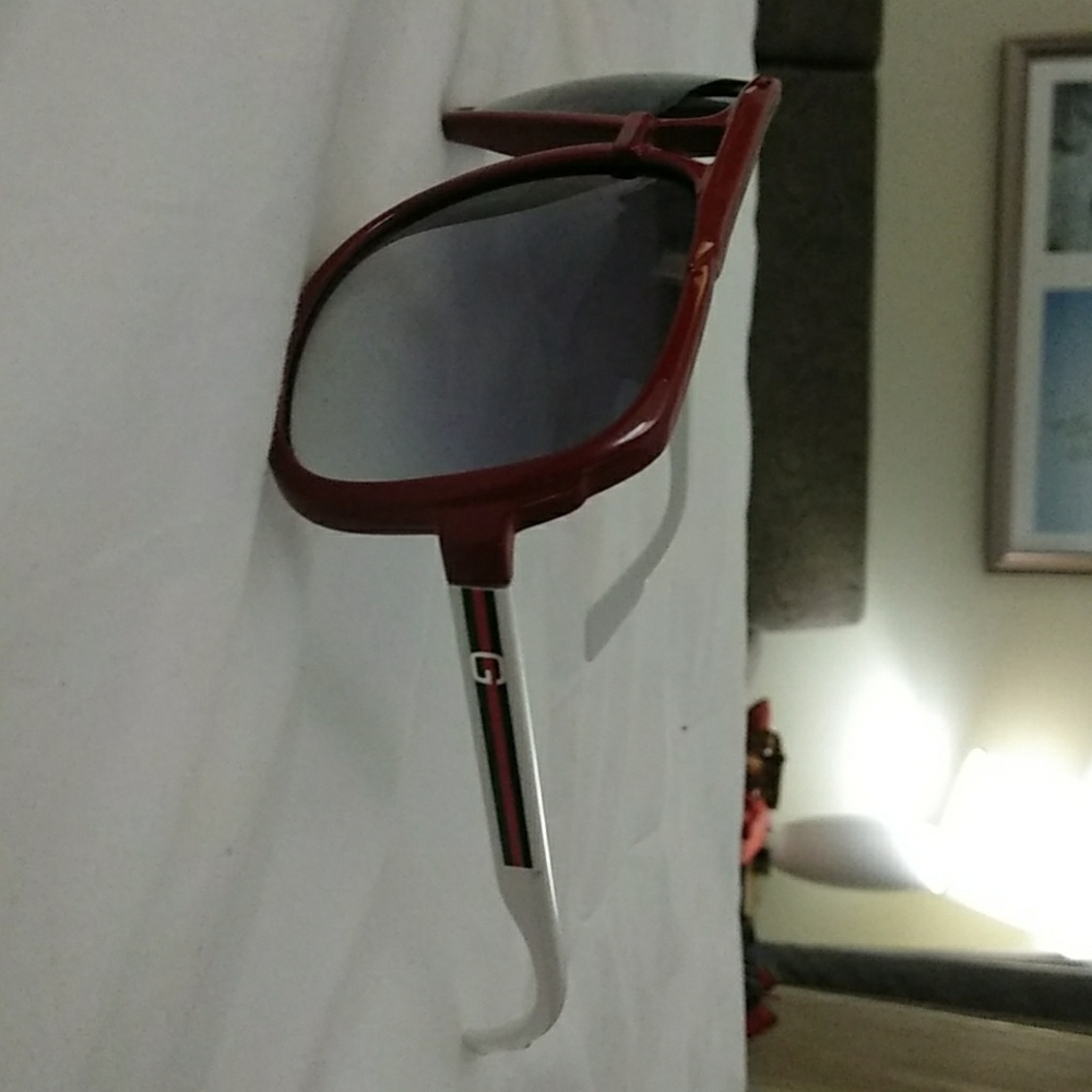 Gucci sun glasses